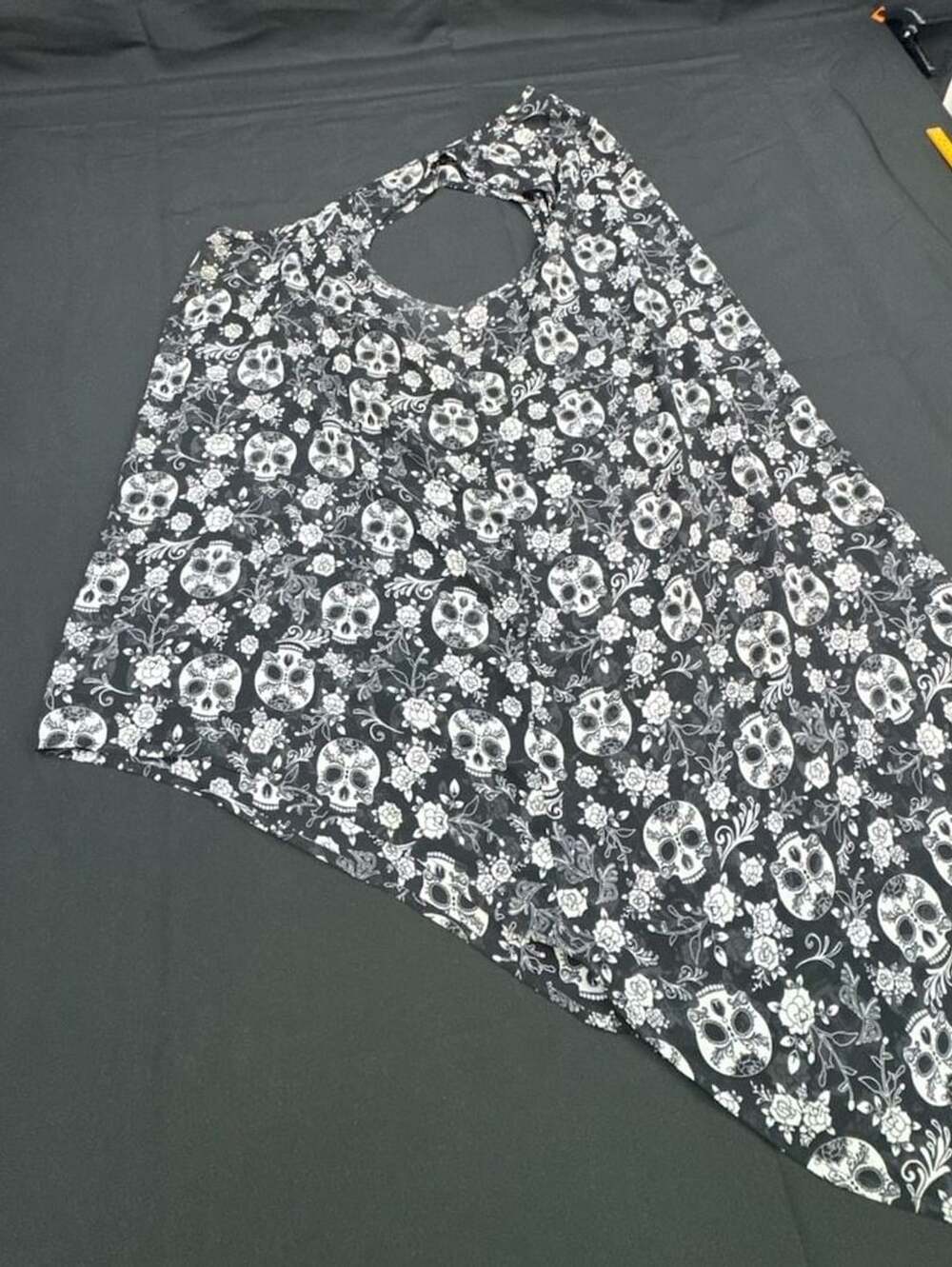 Torrid Skull Floral Tank Top Size 2 Black White Chiffon A-Line - Picture 6 of 7